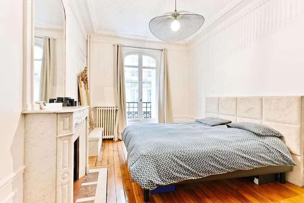 Haussmannien 17eme Arrondissement *