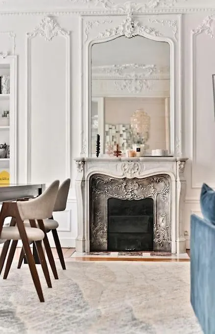 Haussmannien 17eme Arrondissement 아파트 파리