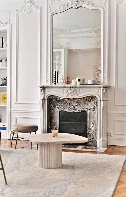 Haussmannien 17eme Arrondissement Lägenhet