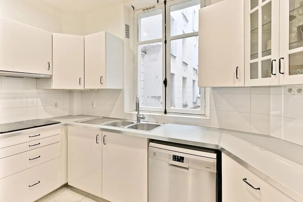Haussmannien 17eme Arrondissement Apartment